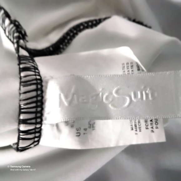 Magicsuit by Miraclesuit 1 Pc. Black & White Slimming Swimsuit NWT Size 14 - Picture 5 of 5
